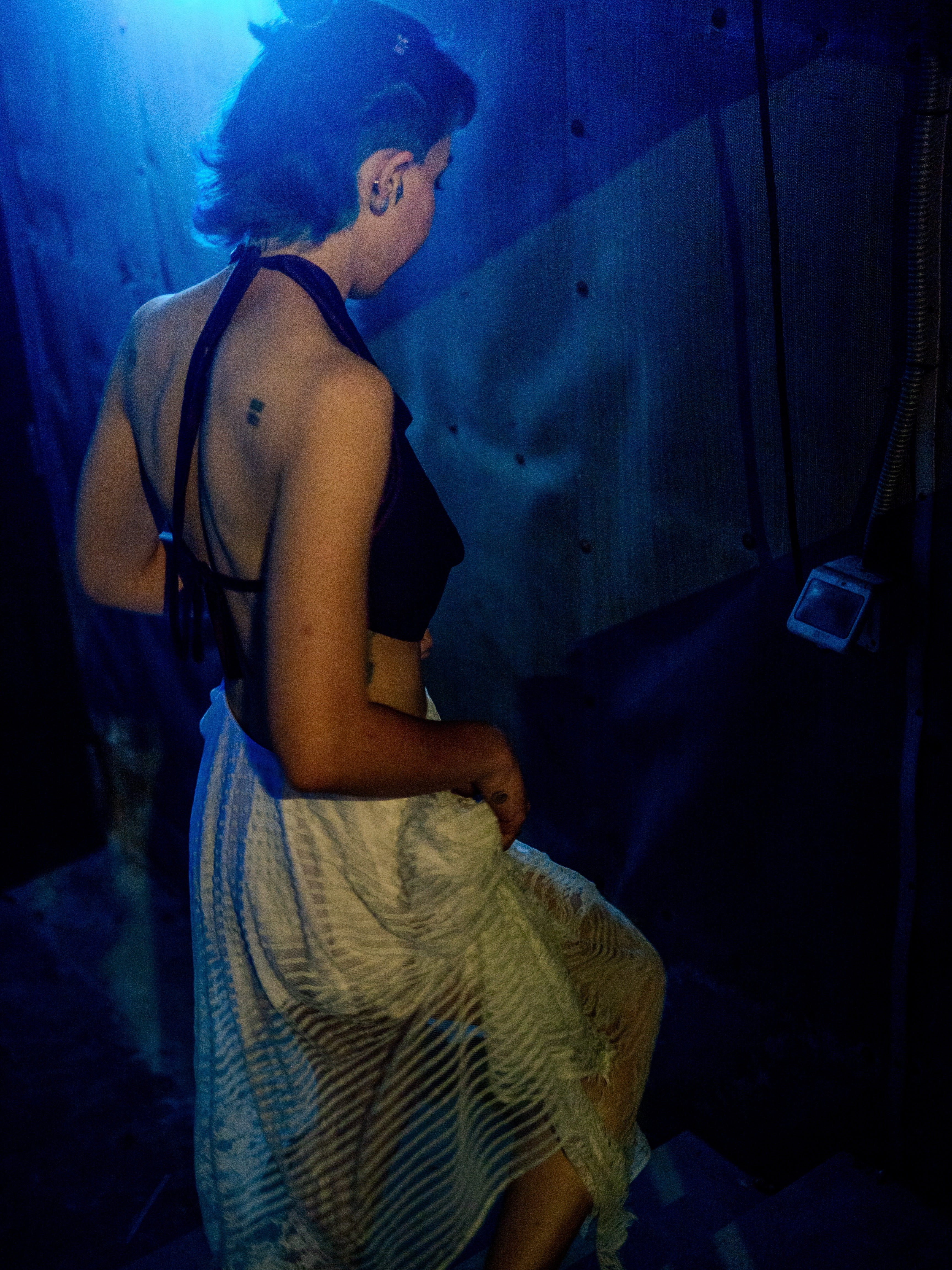 Off-Duty Versatile Silk Halter Top (Wine)